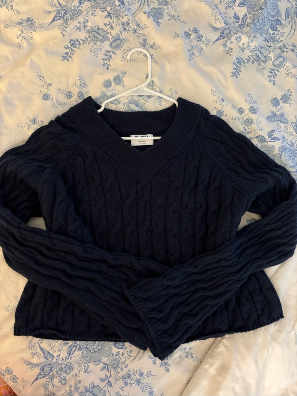 Old Navy Crop Cable Knit Bell Sleeve V-Neck Sweater